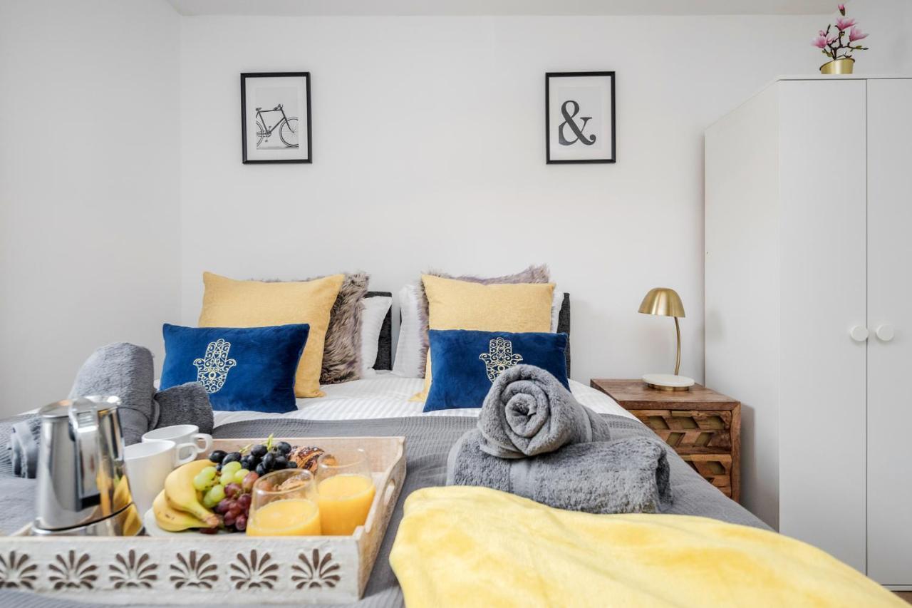 Stunning 2-Bed Apt - Free Parking - Camden - Central - Zoo - Shop - Events London Bagian luar foto